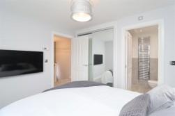 Wallis Grove, Harworth