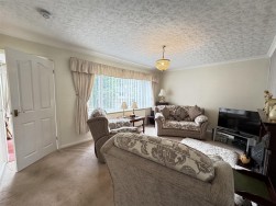 Edinburgh Drive, North Anston, S25