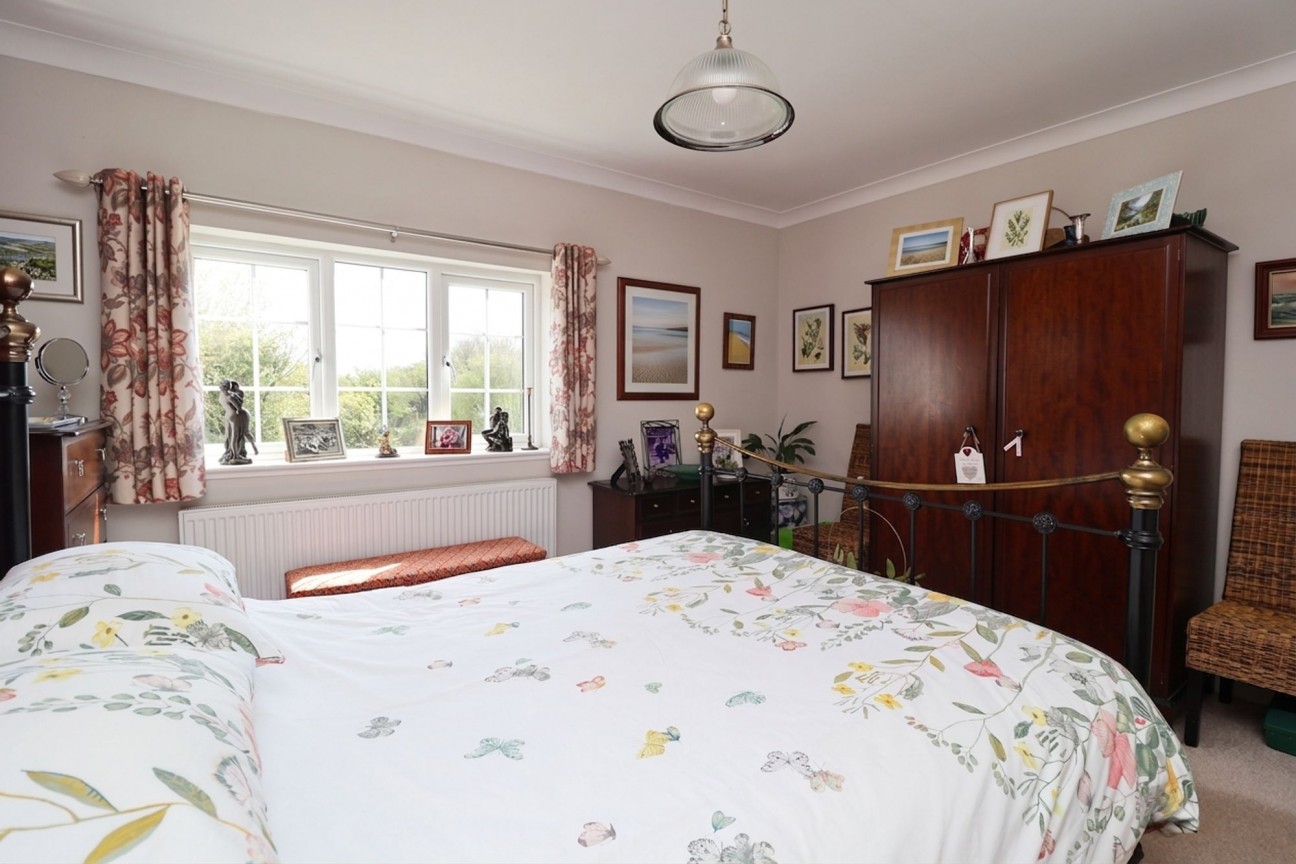 Shireoaks Row, Shireoaks, S81