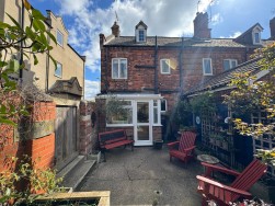 Shireoaks Row, Shireoaks, S81