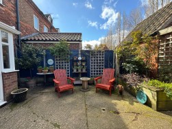 Shireoaks Row, Shireoaks, S81
