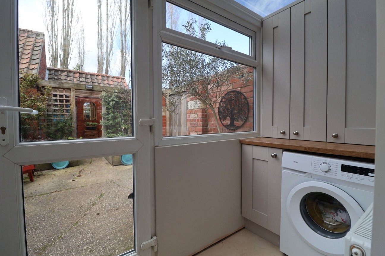Shireoaks Row, Shireoaks, S81