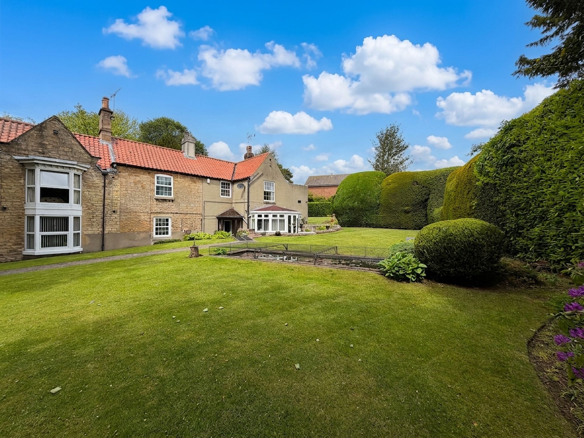 High Road, Carlton-In-Lindrick, S81