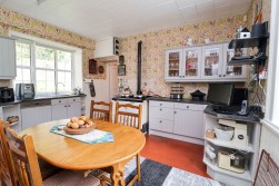 High Road, Carlton-In-Lindrick, S81