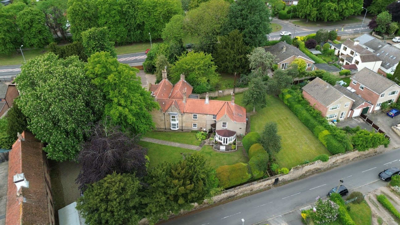 High Road, Carlton-In-Lindrick, S81
