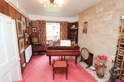 High Road, Carlton-In-Lindrick, S81