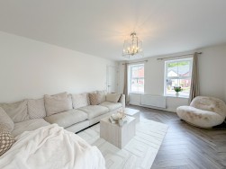 Hewer Drive, Costhorpe, S81