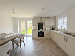 Hewer Drive, Costhorpe, S81