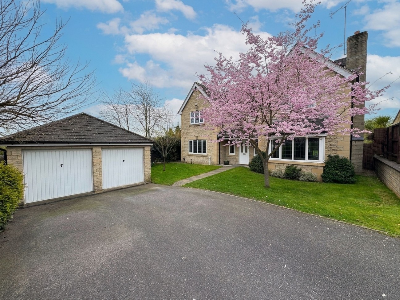 Hall Drive, Worksop, S80