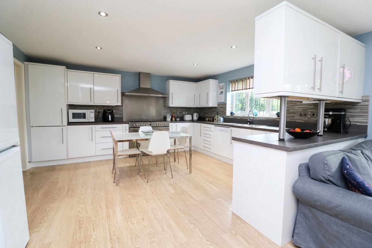 Hall Drive, Worksop, S80