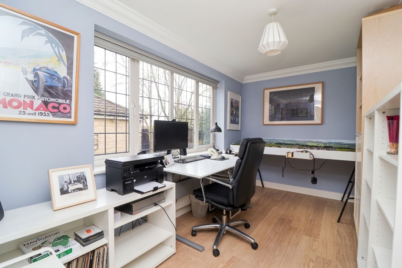 Hall Drive, Worksop, S80