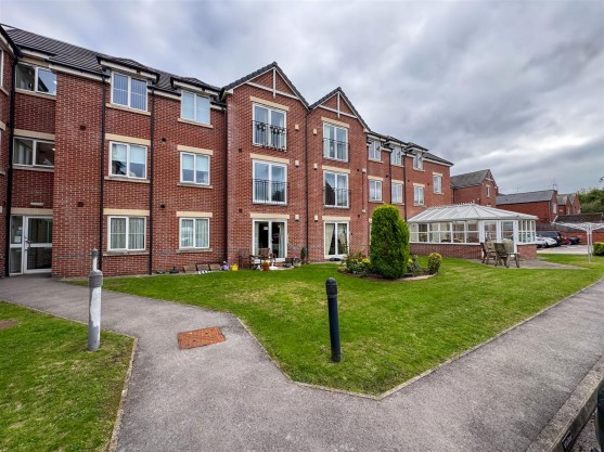 Royal Court, Worksop, S80
