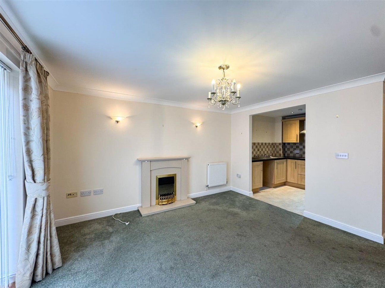 Royal Court, Worksop, S80