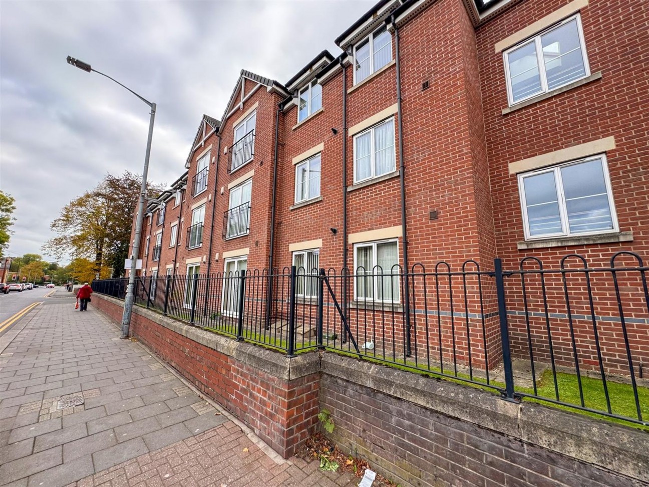 Royal Court, Worksop, S80