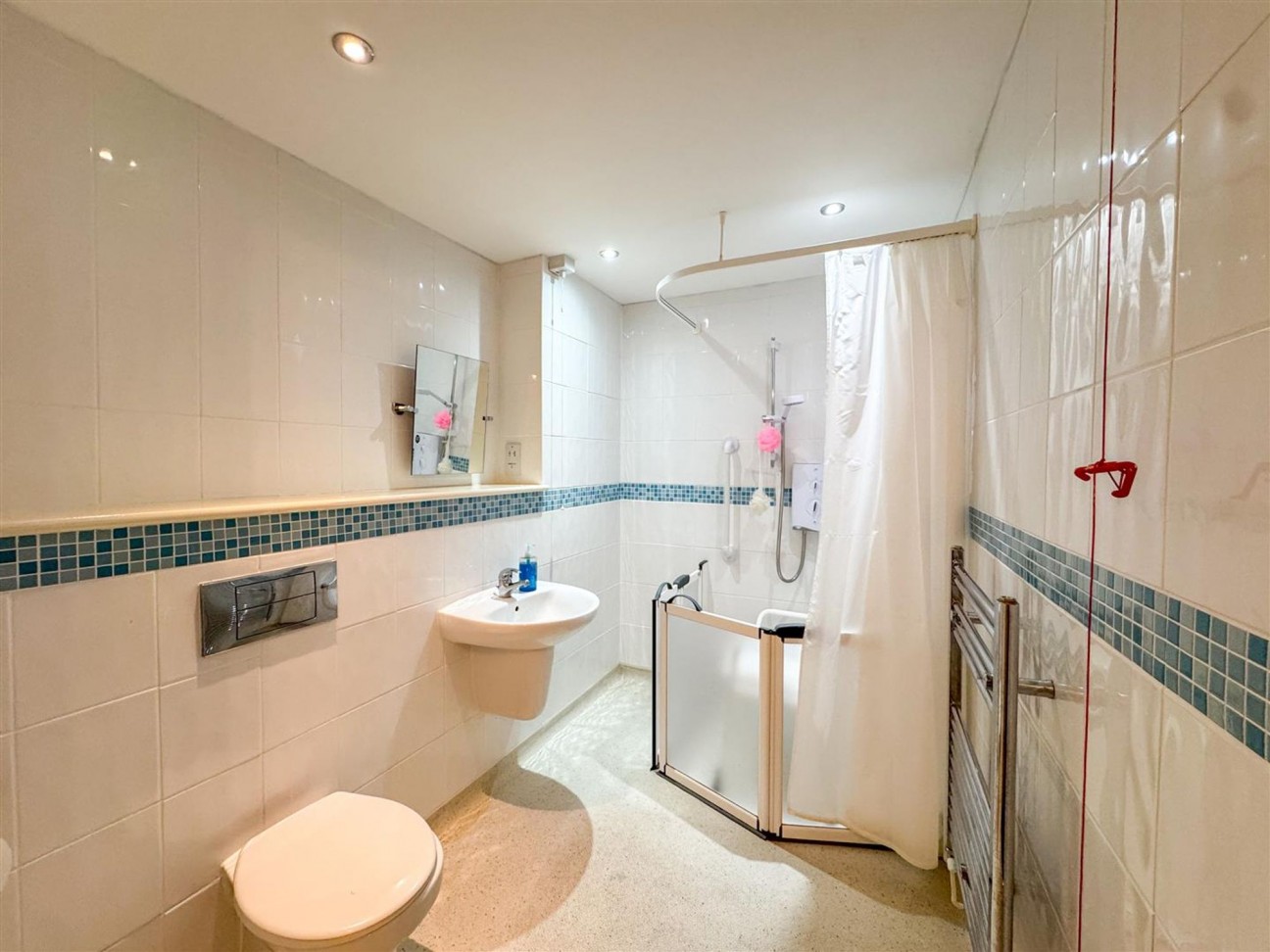 Royal Court, Worksop, S80