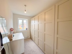 Westfield Way, S43