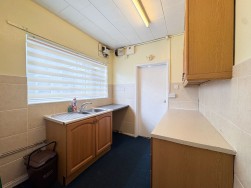 Queen Street, Creswell, S80