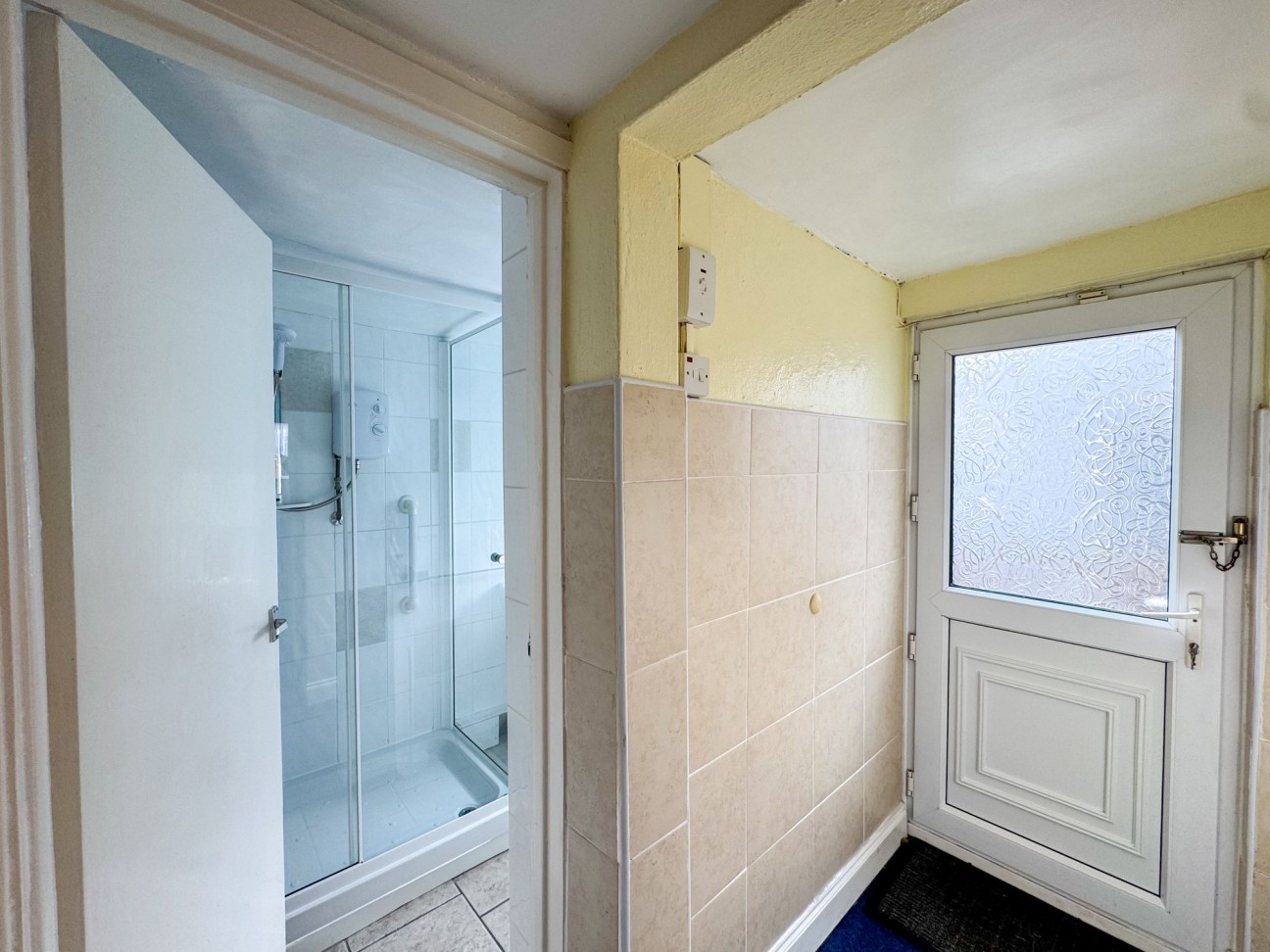 Queen Street, Creswell, S80