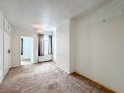 Queen Street, Creswell, S80