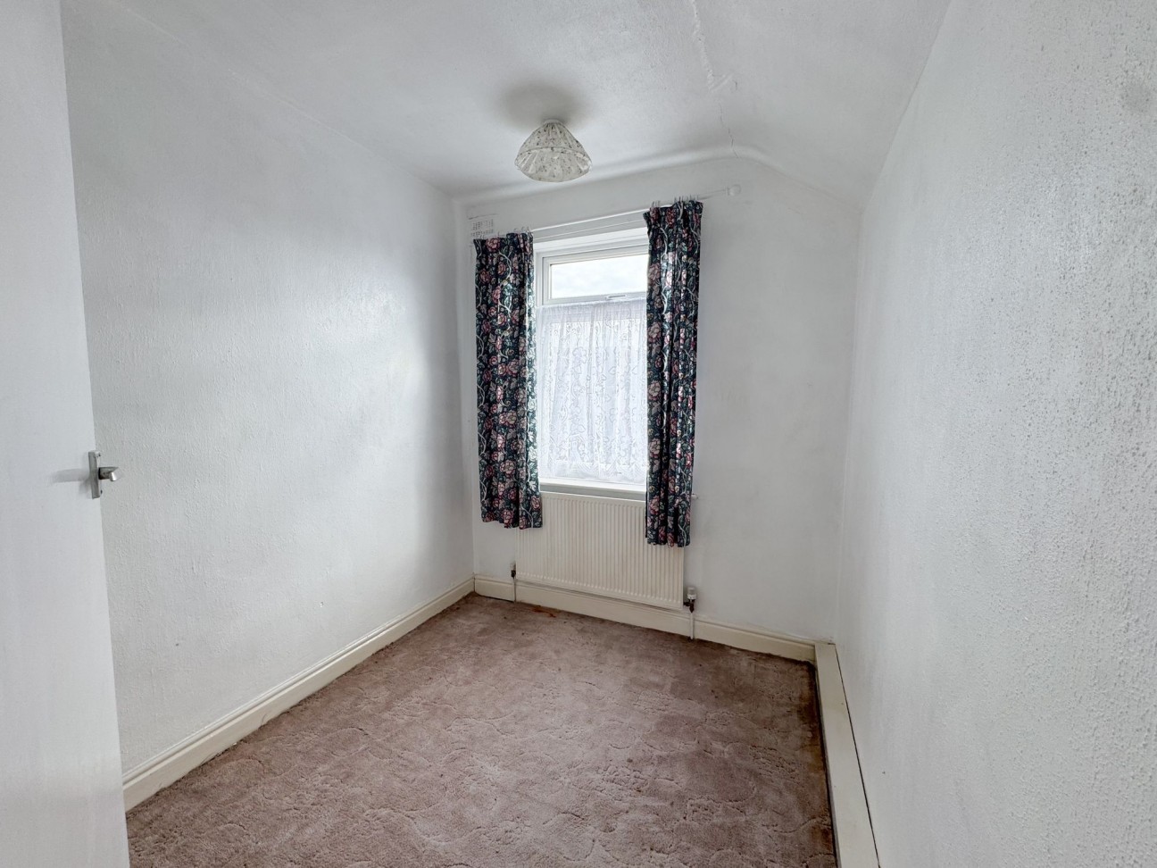 Queen Street, Creswell, S80