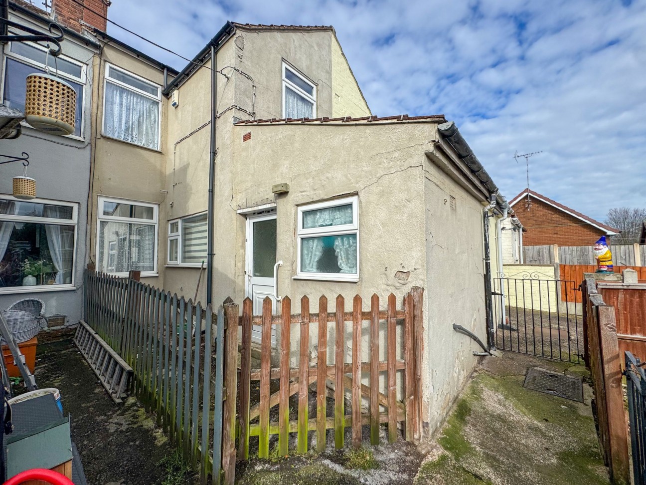 Queen Street, Creswell, S80