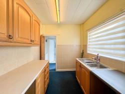 Queen Street, Creswell, S80