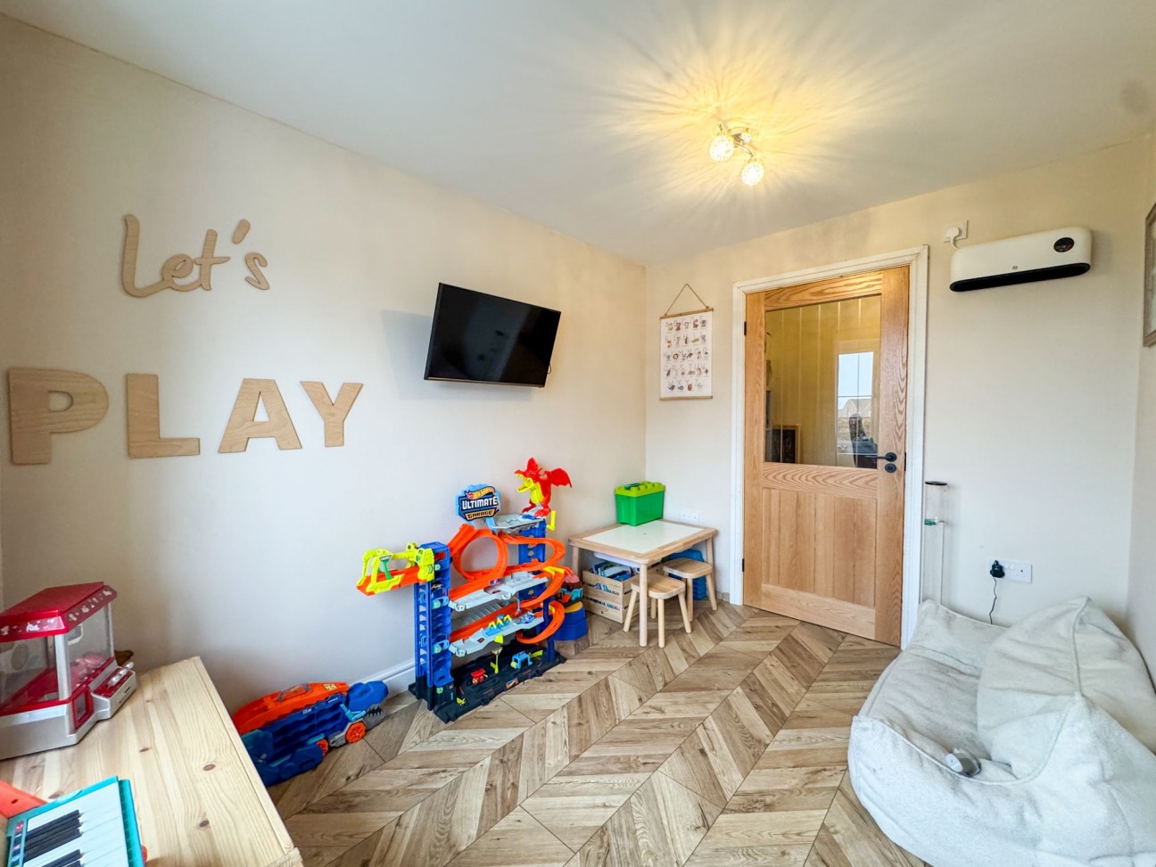 Candle Crescent, Thurcroft, S66