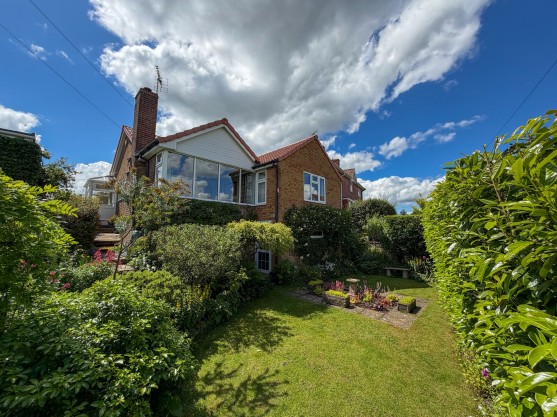 Station Road, Whitwell, S80