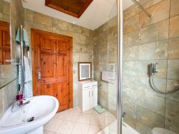 Station Road, Whitwell, S80