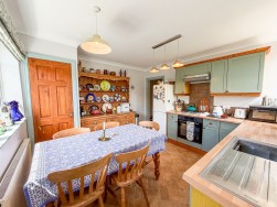 Station Road, Whitwell, S80