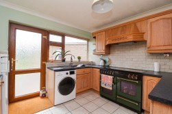 Scholey Avenue, Woodsetts, S81