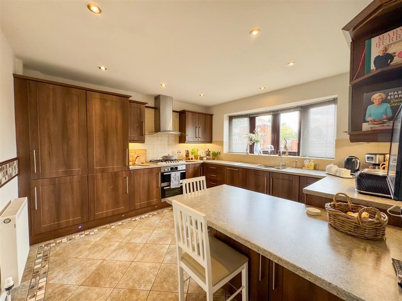 Long Lane, Carlton-In-Lindrick, S81