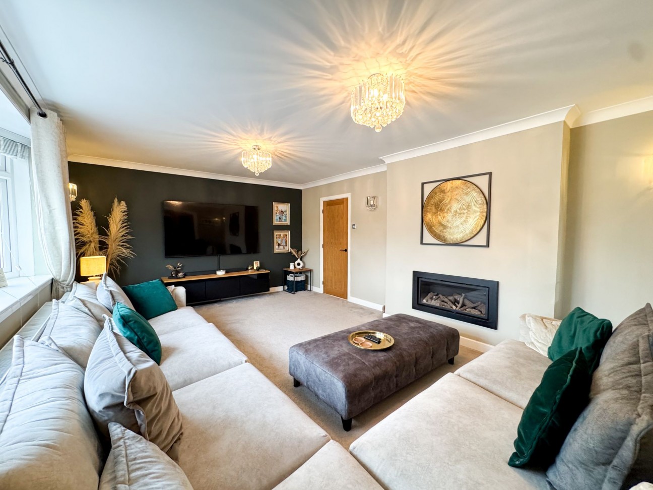 High Road, Carlton-In-Lindrick, S81