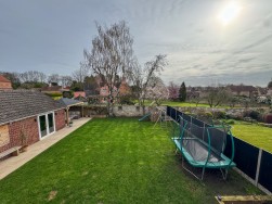 High Road, Carlton-In-Lindrick, S81