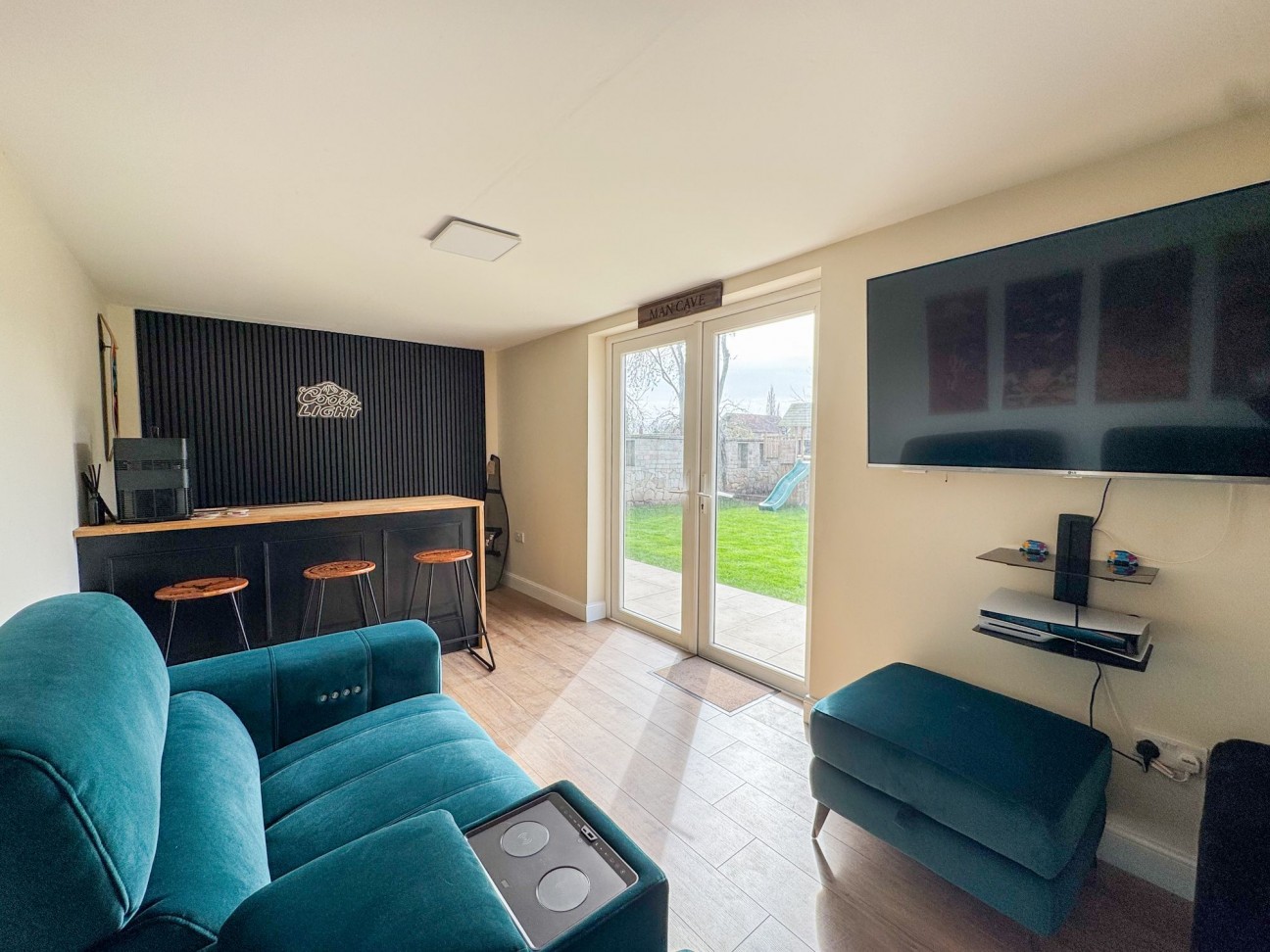 High Road, Carlton-In-Lindrick, S81