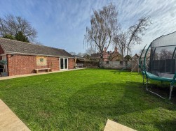 High Road, Carlton-In-Lindrick, S81