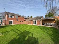 High Road, Carlton-In-Lindrick, S81