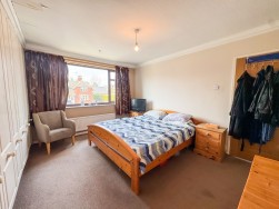 High Road, Carlton-In-Lindrick, S81
