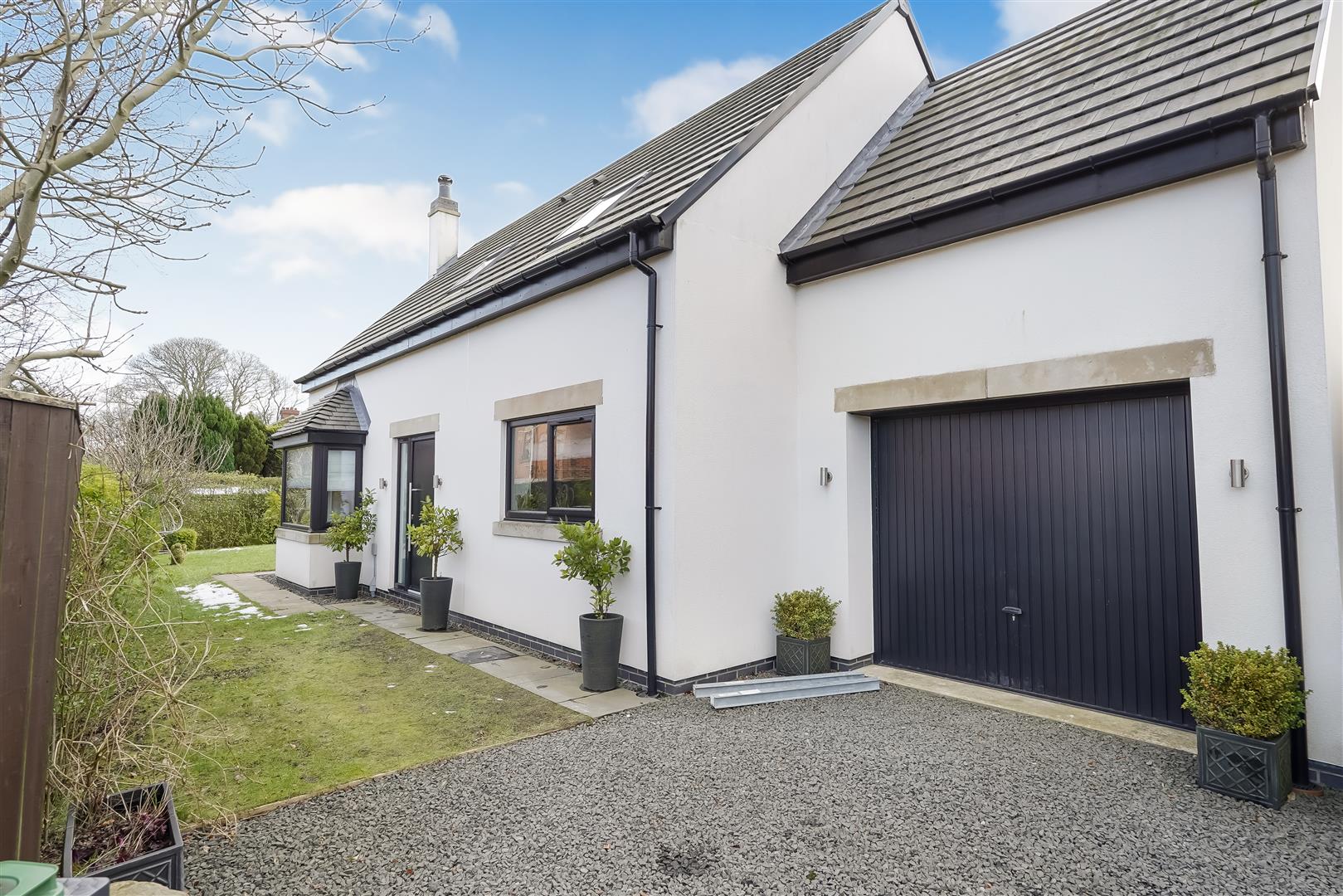 High West Road, Crook