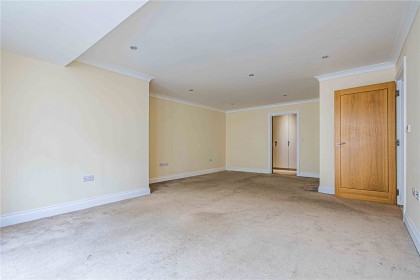 photo for Stonegrove, 108 Stonegrove, Edgware, Middlesex