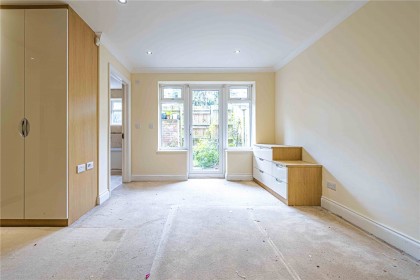 photo for Stonegrove, 108 Stonegrove, Edgware, Middlesex