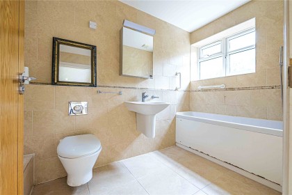 photo for Stonegrove, 108 Stonegrove, Edgware, Middlesex