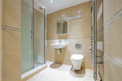 photo for Stonegrove, 108 Stonegrove, Edgware, Middlesex