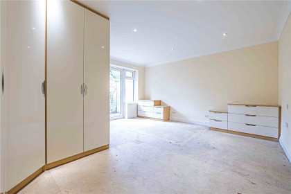 photo for Stonegrove, 108 Stonegrove, Edgware, Middlesex