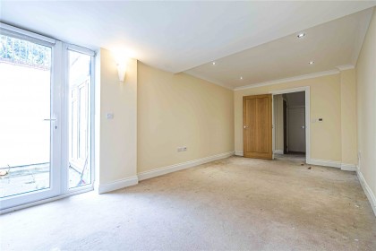 photo for Stonegrove, 108 Stonegrove, Edgware, Middlesex