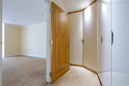 photo for Stonegrove, 108 Stonegrove, Edgware, Middlesex