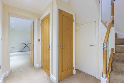 photo for Stonegrove, 108 Stonegrove, Edgware, Middlesex