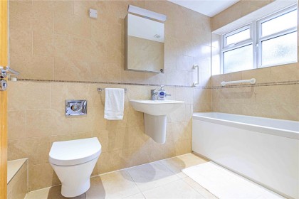 photo for Stonegrove, 108 Stonegrove, Edgware, Middlesex