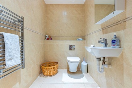 photo for Stonegrove, 108 Stonegrove, Edgware, Middlesex