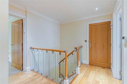 photo for Stonegrove, 108 Stonegrove, Edgware, Middlesex